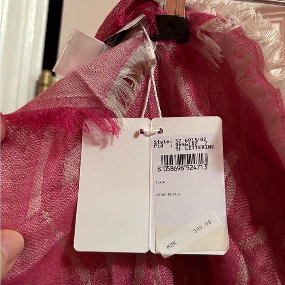 SALVATORE FERRAGAMO 65%wool 35%silk Square Lettering Scarf NWT. MADE IN ITALY - Picture 5 of 12